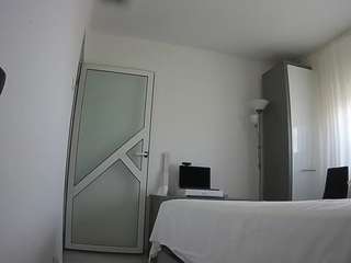 voyeurcam-charmhellen-kitchen