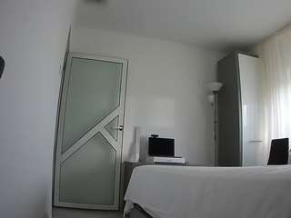 voyeurcam-charmhellen-kitchen