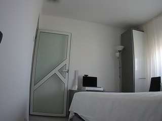 voyeurcam-charmhellen-kitchen