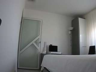 voyeurcam-charmhellen-kitchen