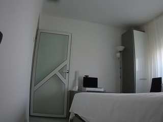 voyeurcam-charmhellen-kitchen