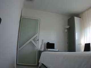 voyeurcam-charmhellen-kitchen