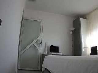 voyeurcam-charmhellen-kitchen