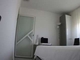 voyeurcam-charmhellen-kitchen