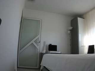 voyeurcam-charmhellen-kitchen