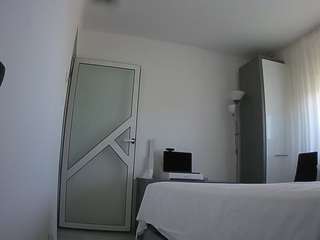 voyeurcam-charmhellen-kitchen