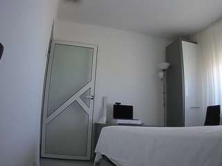 voyeurcam-charmhellen-kitchen