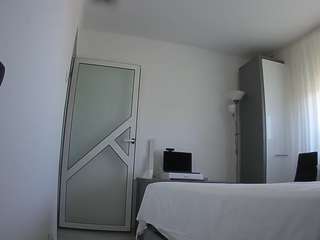 voyeurcam-charmhellen-kitchen