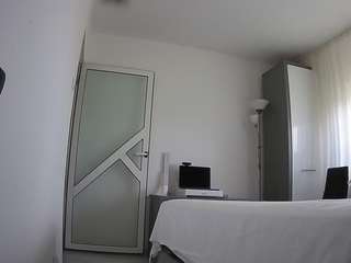 voyeurcam-charmhellen-kitchen