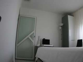 voyeurcam-charmhellen-kitchen