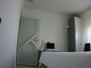 voyeurcam-charmhellen-kitchen