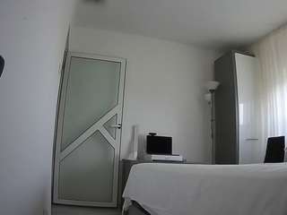 voyeurcam-charmhellen-kitchen