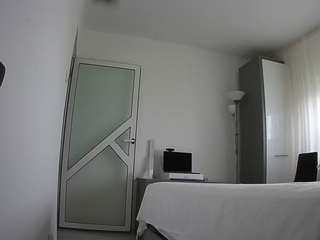 voyeurcam-charmhellen-kitchen