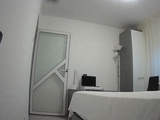 voyeurcam-charmhellen-kitchen