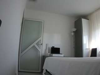 voyeurcam-charmhellen-kitchen webcam