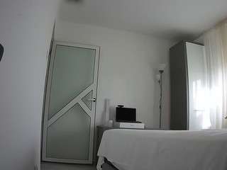 voyeurcam-charmhellen-kitchen