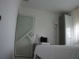 voyeurcam-charmhellen-kitchen