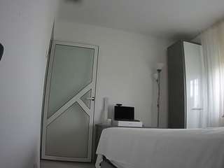 voyeurcam-charmhellen-kitchen