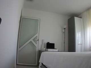 voyeurcam-charmhellen-kitchen