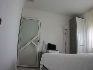 voyeurcam-charmhellen-kitchen