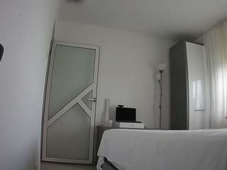 voyeurcam-charmhellen-kitchen