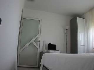 voyeurcam-charmhellen-kitchen