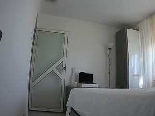 voyeurcam-charmhellen-kitchen