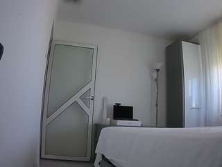 voyeurcam-charmhellen-kitchen