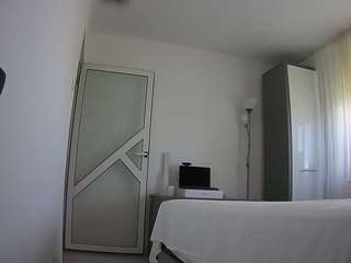 voyeurcam-charmhellen-kitchen