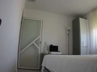 voyeurcam-charmhellen-kitchen