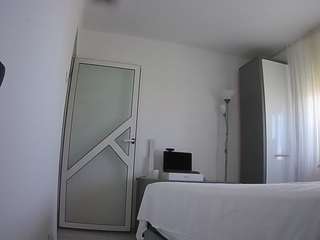 This model is live right now. voyeurcam-charmhellen-kitchen