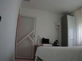 voyeurcam-charmhellen-kitchen