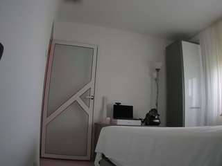 voyeurcam-charmhellen-kitchen