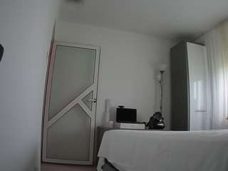 voyeurcam-charmhellen-kitchen