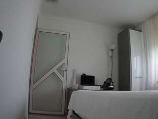 voyeurcam-charmhellen-kitchen