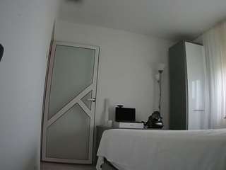 voyeurcam-charmhellen-kitchen