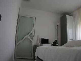 voyeurcam-charmhellen-kitchen