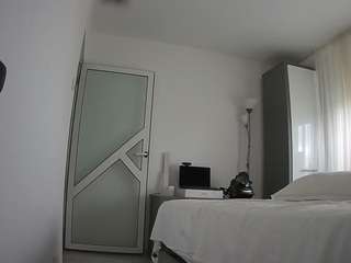 voyeurcam-charmhellen-kitchen