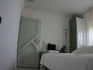 voyeurcam-charmhellen-kitchen