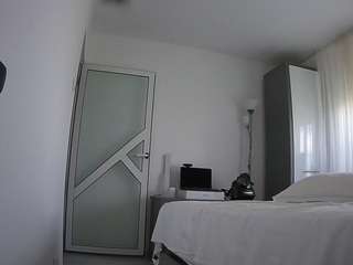 voyeurcam-charmhellen-kitchen