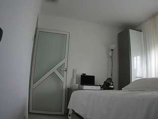 voyeurcam-charmhellen-kitchen