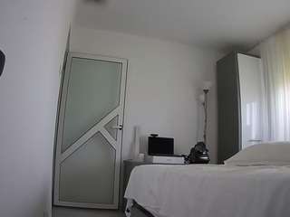 voyeurcam-charmhellen-kitchen