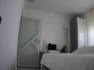 voyeurcam-charmhellen-kitchen