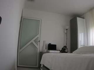 voyeurcam-charmhellen-kitchen