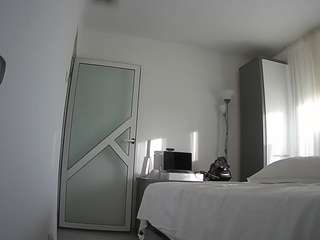voyeurcam-charmhellen-kitchen