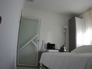 voyeurcam-charmhellen-kitchen
