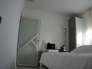 voyeurcam-charmhellen-kitchen