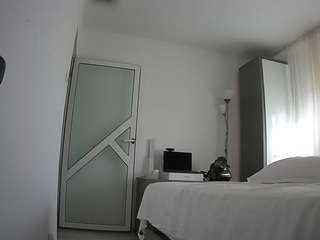 voyeurcam-charmhellen-kitchen