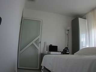 voyeurcam-charmhellen-kitchen