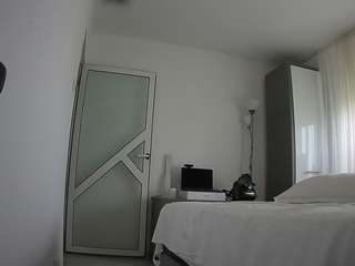 voyeurcam-charmhellen-kitchen